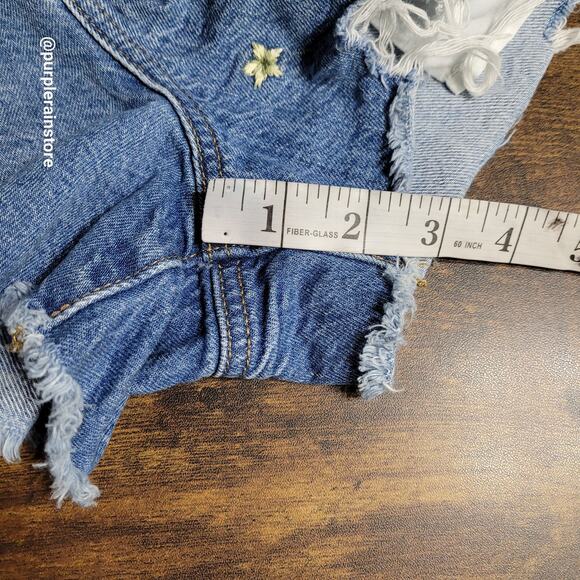 American Eagle Mom Shorts Size 10 Floral Embroidered Medium Wash Denim - Picture 9 of 11
